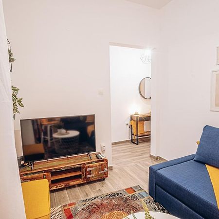 Retro Boutique Apt W Balcony In Historical Area Apartment Tesalonika Bagian luar foto