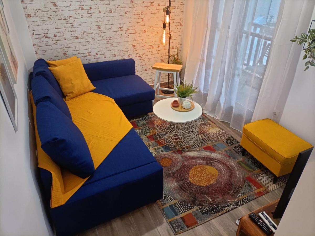 Retro Boutique Apt W Balcony In Historical Area Apartment Tesalonika Bagian luar foto