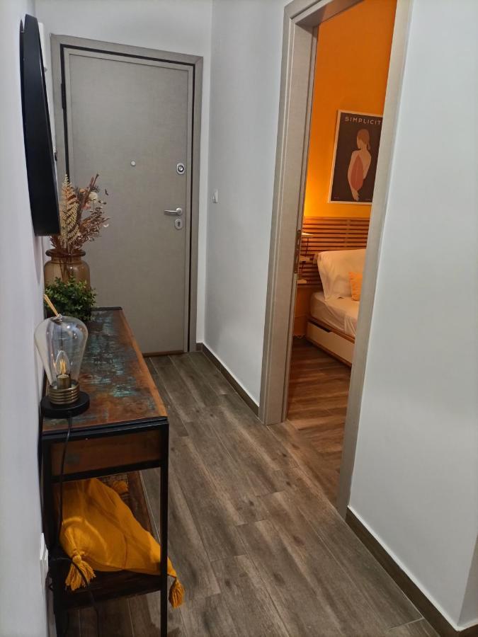 Retro Boutique Apt W Balcony In Historical Area Apartment Tesalonika Bagian luar foto