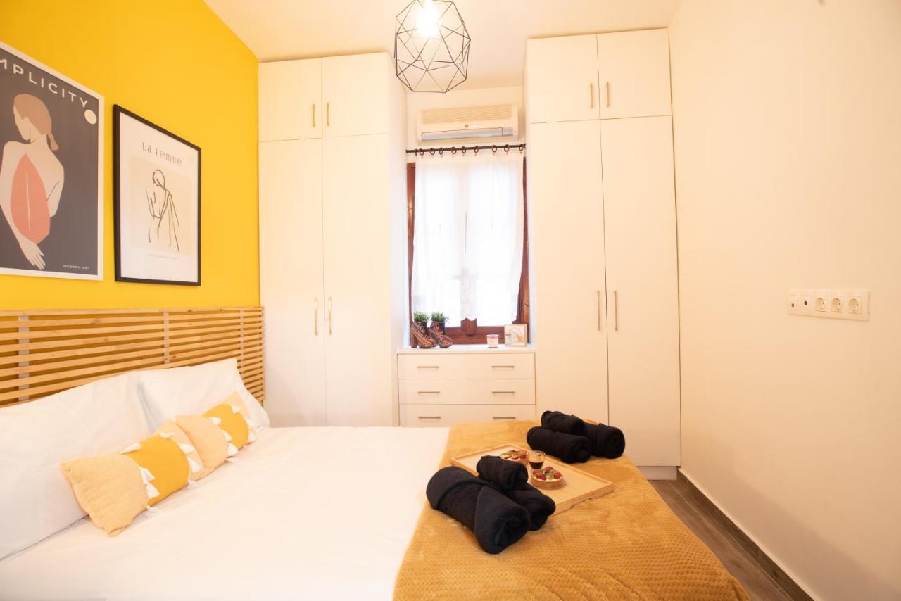 Retro Boutique Apt W Balcony In Historical Area Apartment Tesalonika Bagian luar foto