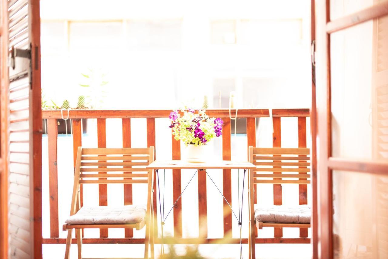 Retro Boutique Apt W Balcony In Historical Area Apartment Tesalonika Bagian luar foto
