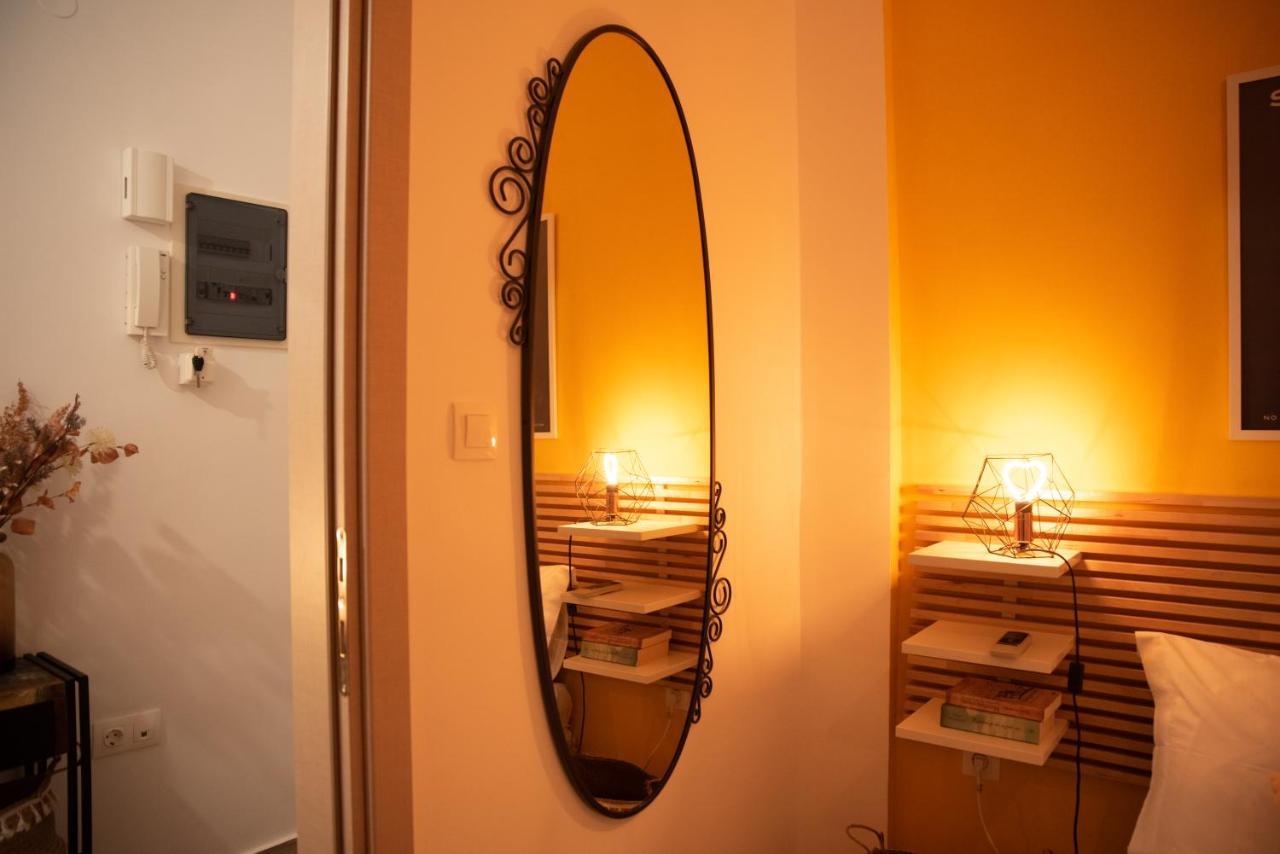 Retro Boutique Apt W Balcony In Historical Area Apartment Tesalonika Bagian luar foto