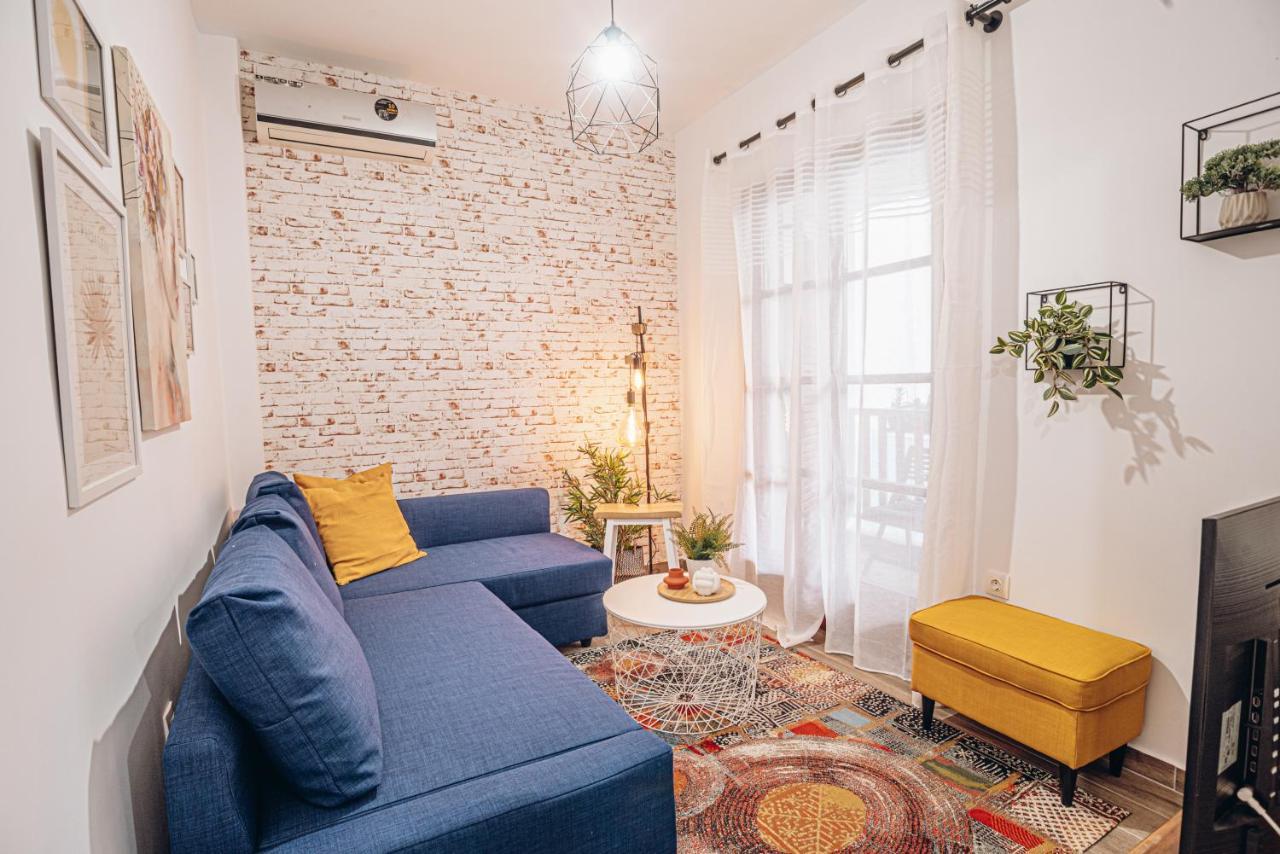 Retro Boutique Apt W Balcony In Historical Area Apartment Tesalonika Bagian luar foto